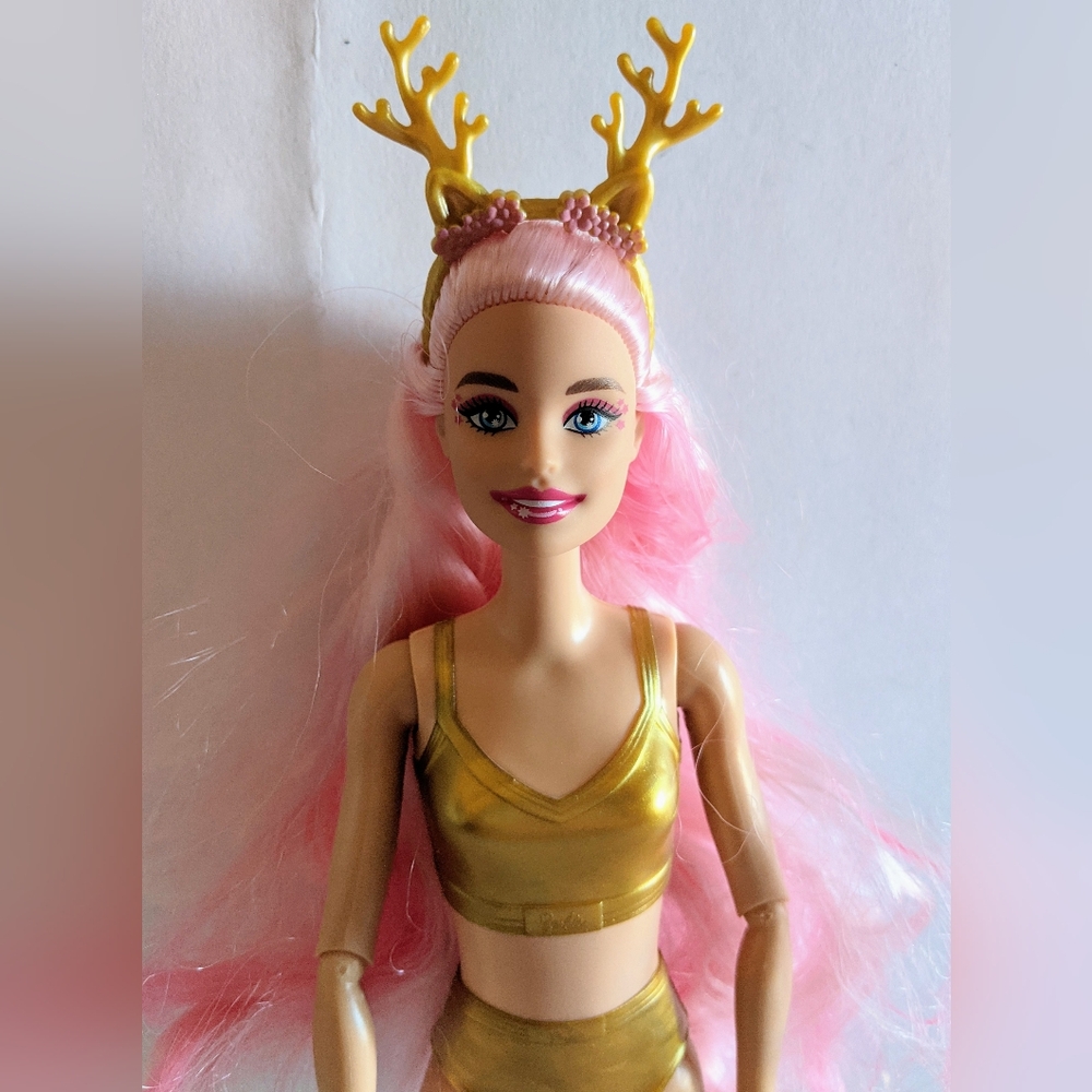 Cutie Reveal Snowflake Sparkle Deer Barbie Doll
